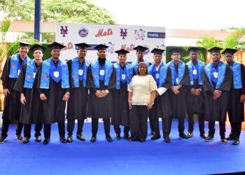 Academia Mets lleva prospectos a otro nivel; gradúa de bachiller a 36