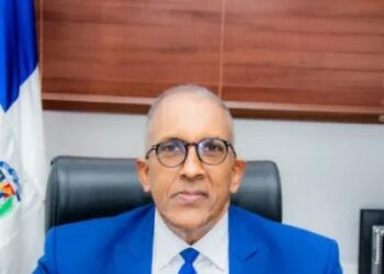Designan a Félix Antonio Santana García como Contralor de la República