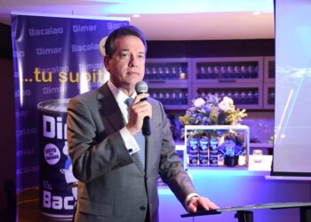 Ministro de Industria y Comercio apoya a emprendedores que reinvierten capitales