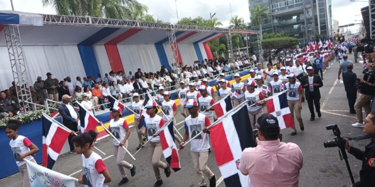 Abinader inicia el Mes de la Patria con Homenaje a Duarte