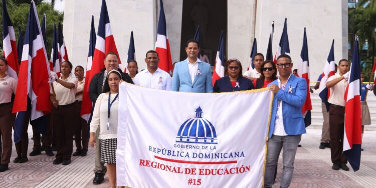 Regional 15 de Educación conmemora 210 aniversario del natalicio de Juan Pablo Duarte