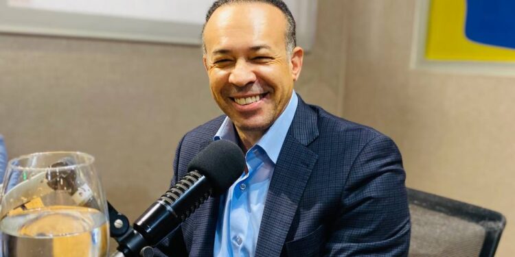 Policías reciben reentrenamiento para mejorar protocolo en situación de crisis