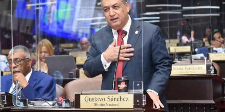 Desesperanza y frustración obliga a jóvenes emigrar a Guatemala, asegura Gustavo Sánchez