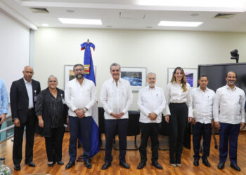 Presidente Abinader visita Ministerio de Medio Ambiente