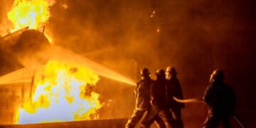 Al menos 15 militares  armenios muertos en el incendio de un cuartel