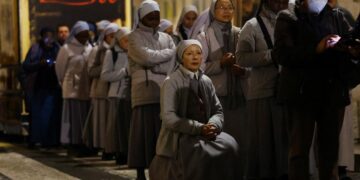 Capilla ardiente de Benedicto XVI abre por segundo día en espera del funeral