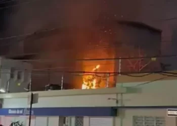 Incendio afectó antiguo Cine Vega Real en La Vega