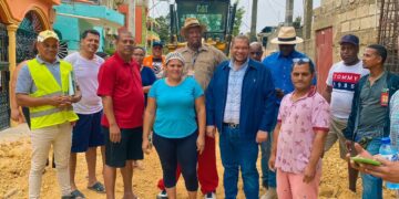 Alcalde Carlos Guzmán asegura velará para que trabajos de acondicionamiento de calles lleguen a todo SDN