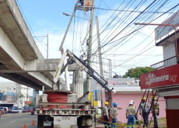 Edeeste mejora servicio eléctrico en Villa Mella a miles de clientes