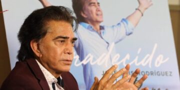 El cantante José Luis Rodríguez, El Puma, cumple 80 años y no piensa en retirarse