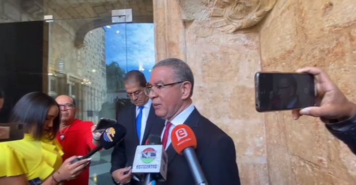 Instan a legisladores aprobar inamovilidad del feriado por el Día de Duarte