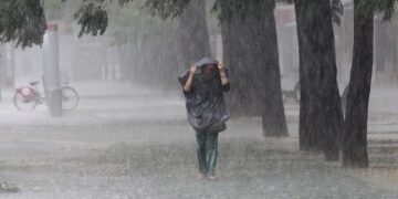 Aguaceros y tronadas esta tarde por efectos de una vaguada