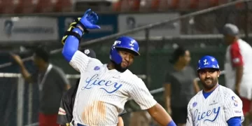 Licey se recupera de un déficit para provocar otro cuádruple empate en la cima del round robin