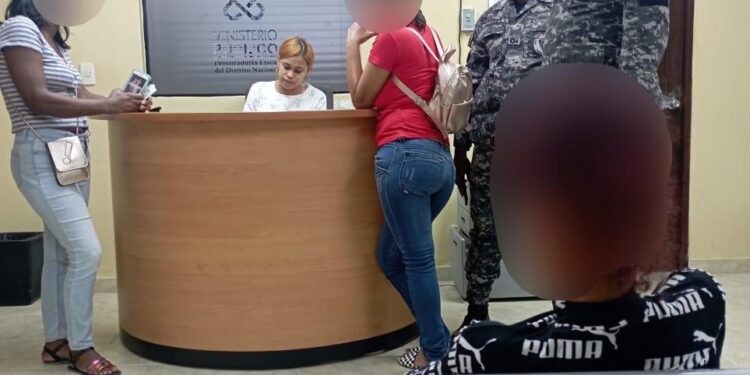 Personal policial brinda asistencia a menor que fue agredida por mujer