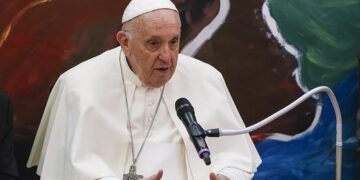 Papa aclara comentarios sobre homosexualidad