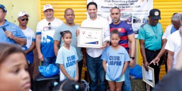 Club Los Saludables reconoce como hijo distinguido de Cristo Rey al maestro Rafael Amador Figaris