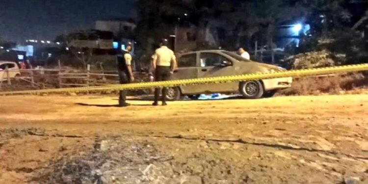 Hallan cuatro cadáveres en un vehículo en una zona costera de Ecuador