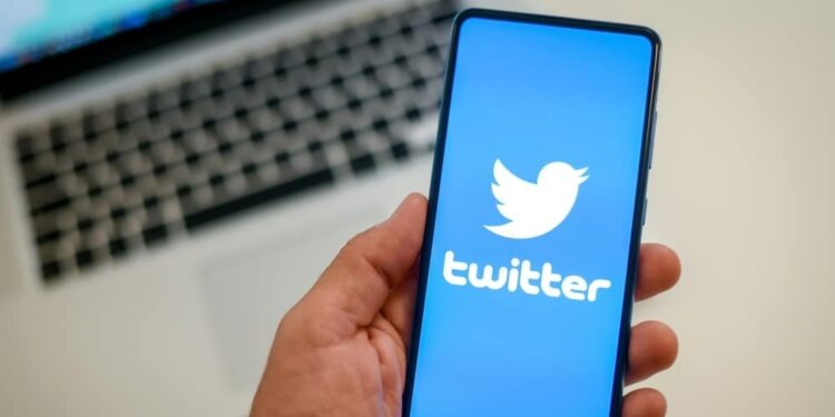 Twitter dice que relajará la prohibición de publicidad política