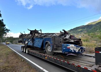 Al menos 16 haitianos entre los que viajaban en bus que dejó 39 fallecidos en Panamá