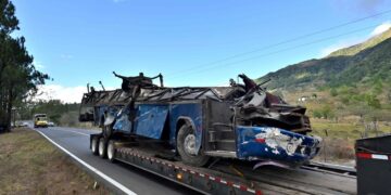 Al menos 16 haitianos entre los que viajaban en bus que dejó 39 fallecidos en Panamá