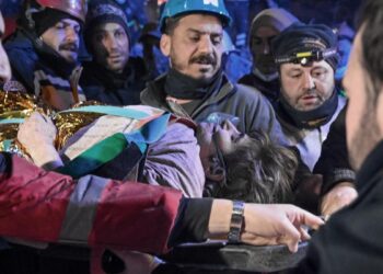 Una mujer de 70 años fue rescatada con vida en Turquía 212 horas después del terremoto