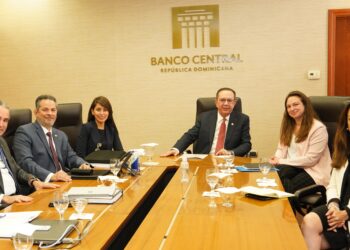 Valdez Albizu se reúne con directora OTA del Tesoro de los EE.UU