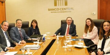 Valdez Albizu se reúne con directora OTA del Tesoro de los EE.UU