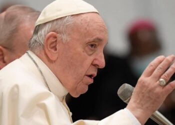 Papa dice que "comprtamiento"  de miembros de la Iglesia dañan su eficacia