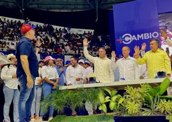 Más Cambio realiza gran acto de juramentación