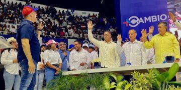 Más Cambio realiza gran acto de juramentación