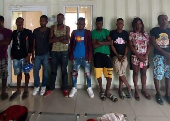 Agentes de Migración apresan Jeepeta y conductor transportaba 13 haitianos ilegales