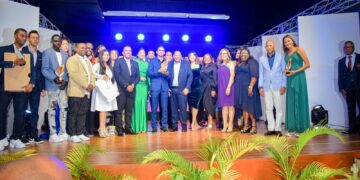 Alcaldía reconoce a 11 jóvenes en Premios Juveniles SDN 2022