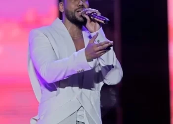 Ante más de 42 mil personas Romeo Santos inicia concierto "Fórmula Vol 3 La Gira" en Perú