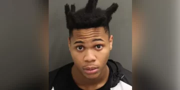 Dos periodistas de Florida que reportaban en la escena de un tiroteo reciben disparos: Uno está muerto