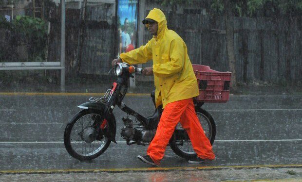Débil vaguada al norte del país generando lluvias dispersas