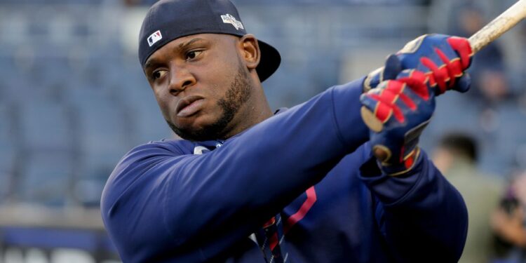 Miguel Sanó aclara no tiene vínculos con su padre biológico