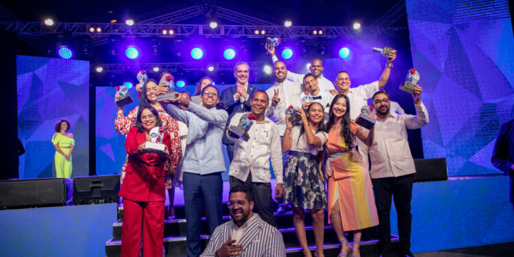 Abinader encabeza celebración Premio Nacional de la Juventud