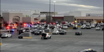 Otro tiroteo en Estados Unidos: Al menos un muerto y tres heridos en un centro comercial de Texas