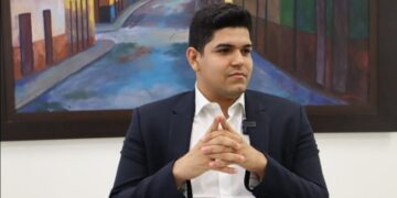 Aseguran Manuel Jiménez no puede continuar dirigiendo SDE