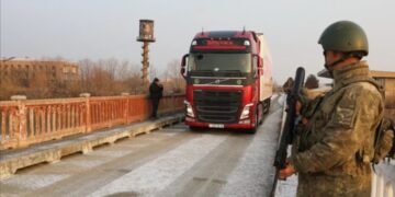 Por primera vez en 35 años, abren cruce fronterizo Armenia y Turquía permitir ayuda tras terremoto