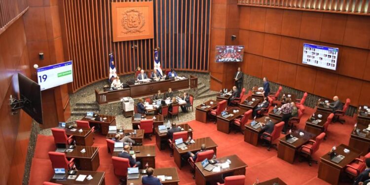 Senado aprueba en primera lectura Código Penal sin las tres causales