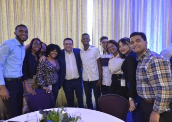 Aduanas celebra “Día Nacional de la Juventud” con encuentro de egresados de “pasantía”