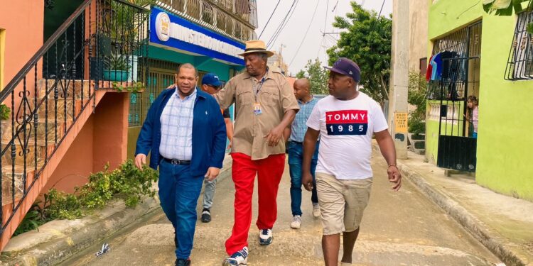 Alcalde Carlos Guzmán llama evitar construcciones ilegales a propósito de temblor de tierra