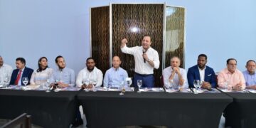 Abel Martínez "Gobierno maneja de manera grosera presupuesto nacional comprando dirigentes del PLD"