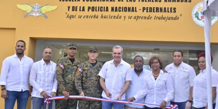 Presidente Abinader, MIDE y DIGEV inauguran moderna Escuela Técnico-Vocacional en Pedernales 