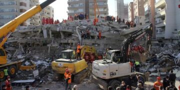 Más de 2.700 muertos en Turquía y Siria por devastadores terremotos