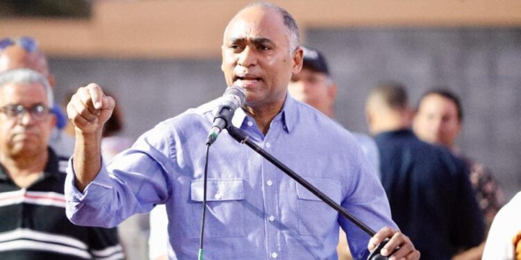 Julito Fulcar inicia proceso movilización de las bases PRM en Peravia