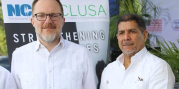 EEUU elogia manejo preventivo del ministro de Agricultura contra gripe aviar