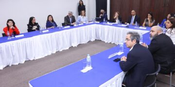 Indotel, ADN y las prestadoras coordinan acciones para el retiro de cables aéreos en desuso de las empresas de telecomunicaciones