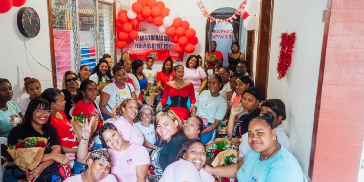 Tokischa celebra San Valentín con trabajadoras sexuales del país 